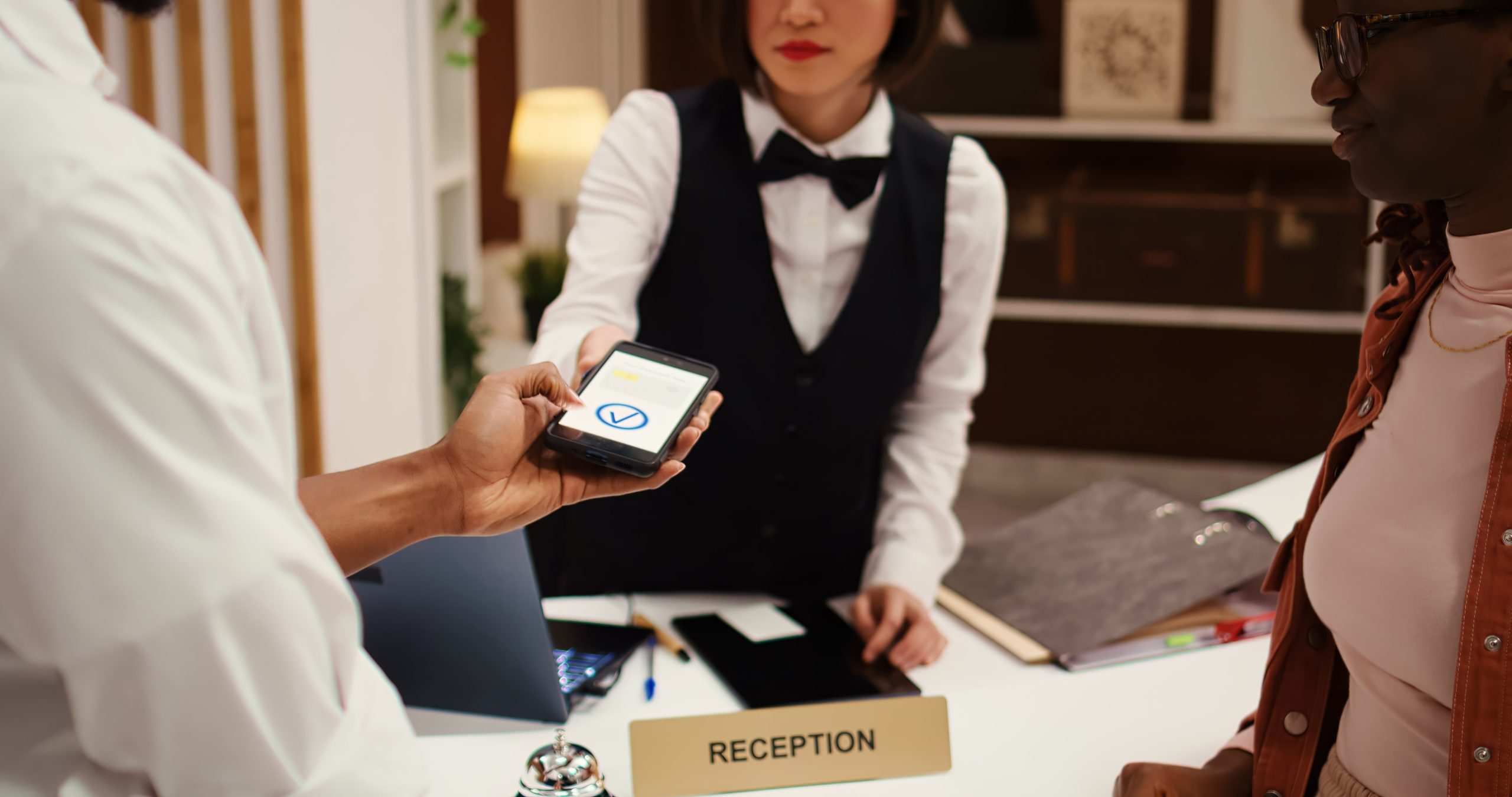 Excellence Unleashed: GuestService's Guide to Mastering Digital Requests in Your Hotel.